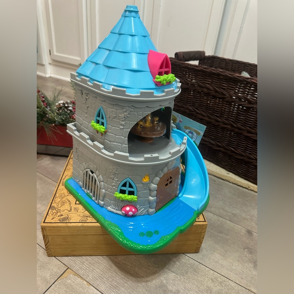 New Li'l Woodzeez Royal Series Castle & Furniture Dollhouse Playset - Picture 13 of 13